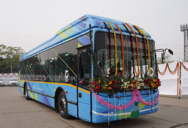 Delhi CM flags off JBM Eco-Life 100 percent electric bus for trial run