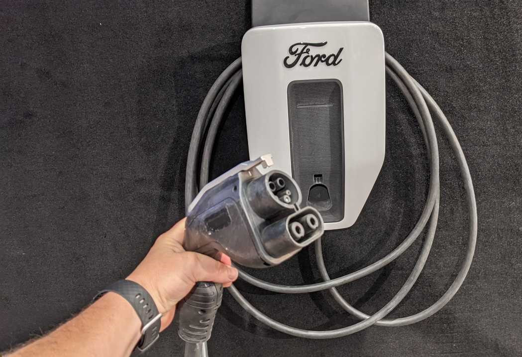 PG&E, Ford Motor partners for bidirectional EV charging tech in customers'  homes 
