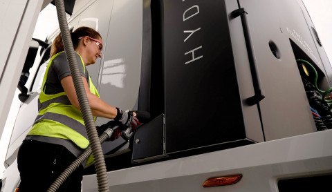 E.ON and Nikola collaborate to decarbonize heavy-duty trucking