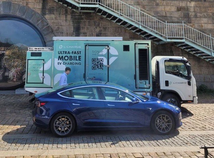 L-Charge launches mobile, ultra-fast, off-grid EV-charging services in Amsterdam