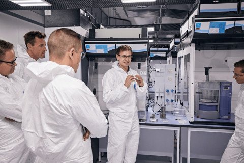 Umicore sets up prototyping center for solid-state battery in Belgium
