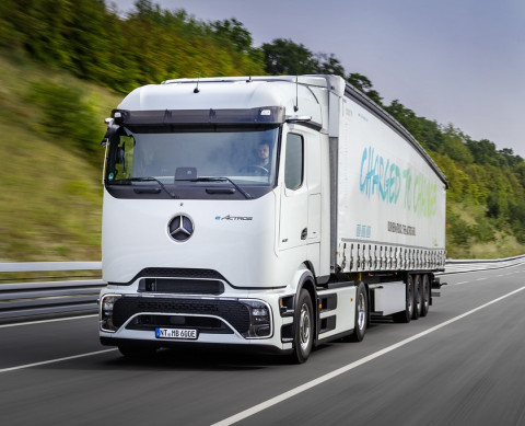 Mercedes-Benz eActros 600 long-haul electric truck promises 500 km range