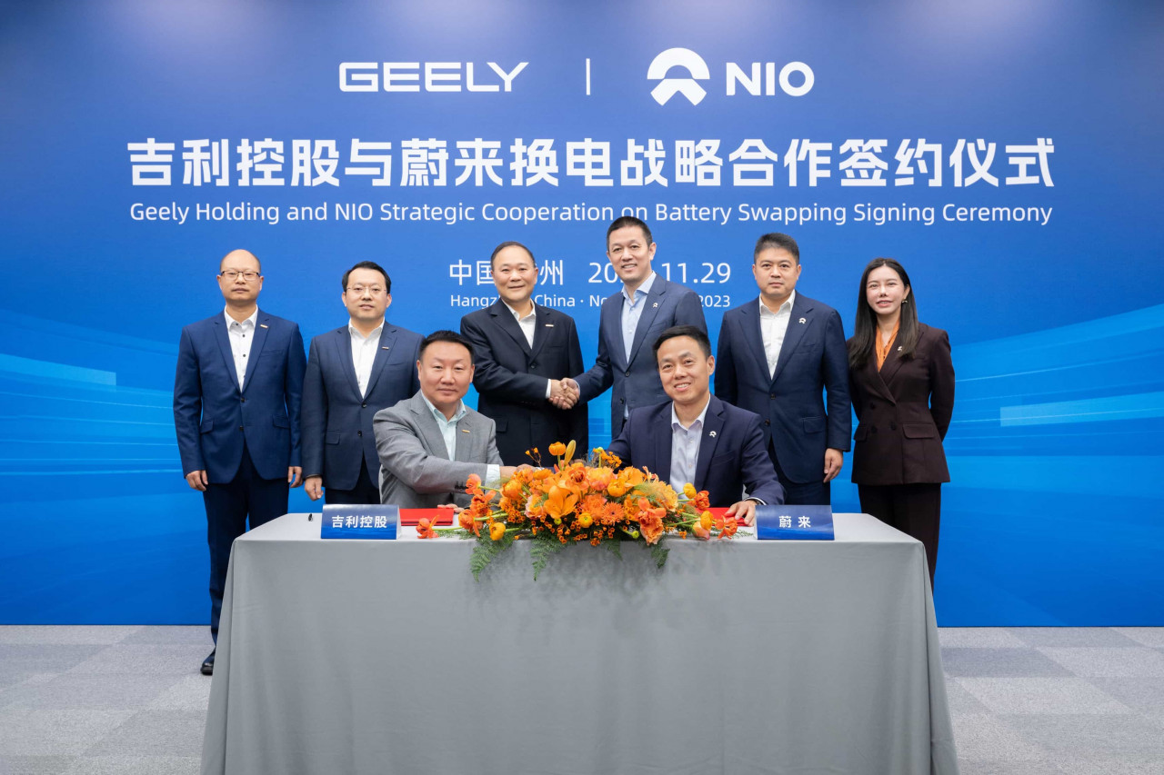 Geely's Yiyi Power, NIO ink strategic partnership on battery swapping