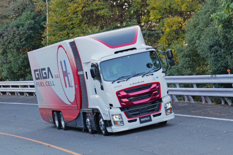 Isuzu, Honda demo hydrogen fuel-cell heavy-truck in Japan