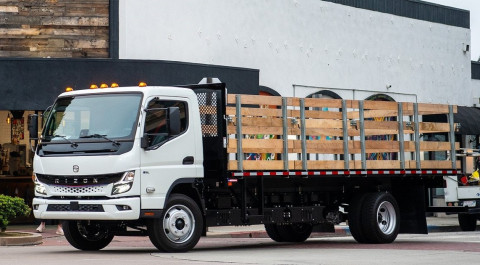 Daimler Truck's RIZON brand launches Class 4-5 electric trucks in Canada