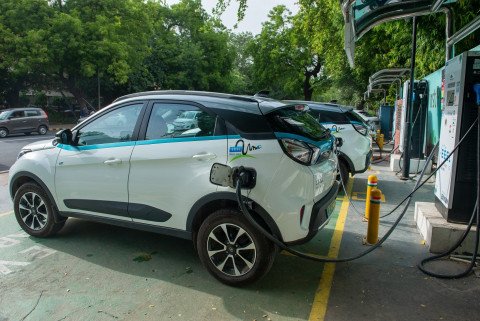 MHI allocates ₹ 800 Cr. to Oil PSUs for setting up 7,432 Fast-charging EV stations